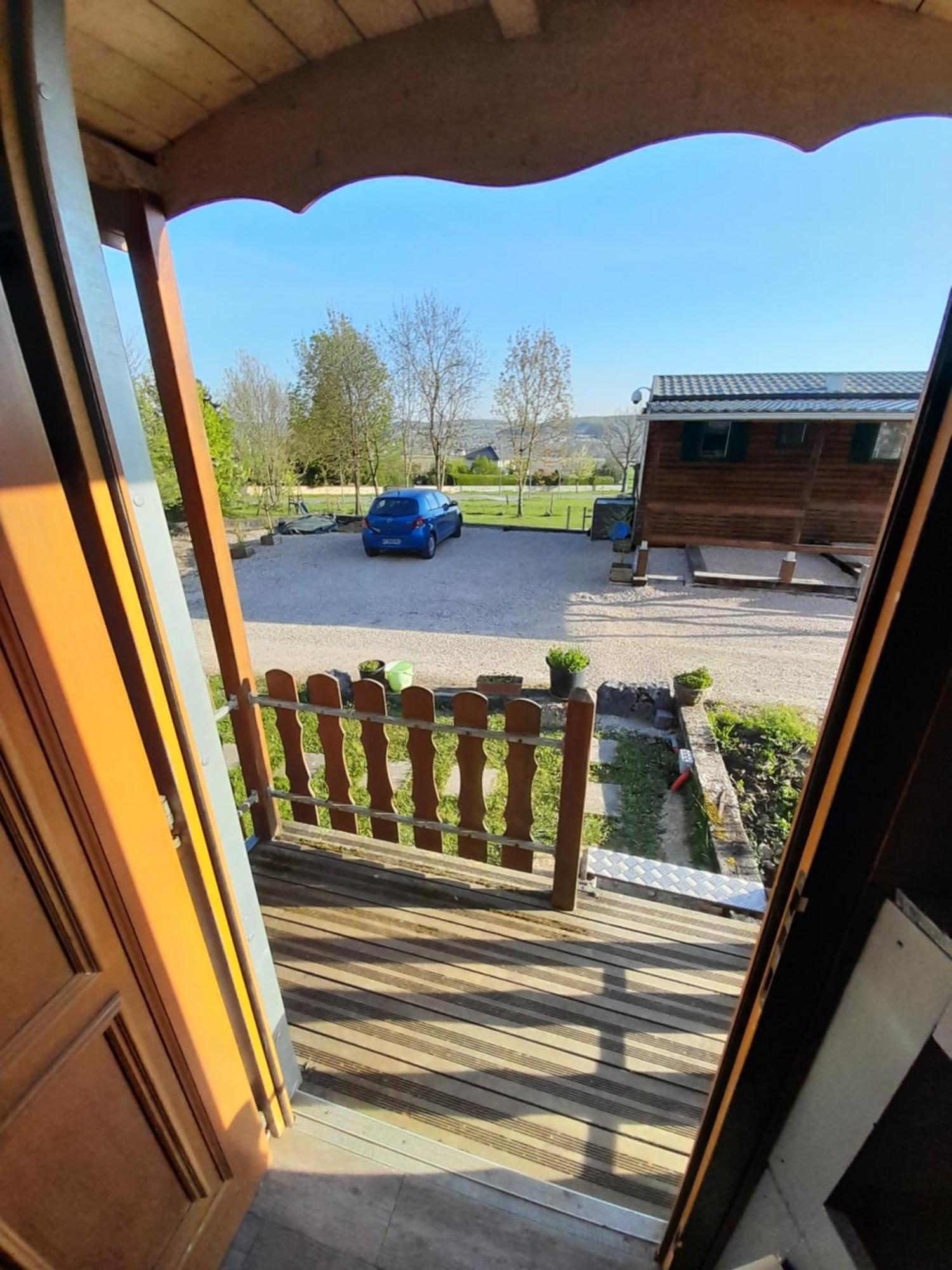 Location Type Gite, Chambre D'Hote, Meuble De Tourisme Dans Joli Petit Chalet Typique Et Ou Jolie Roulotte Type Boheme Waldighoffen Εξωτερικό φωτογραφία