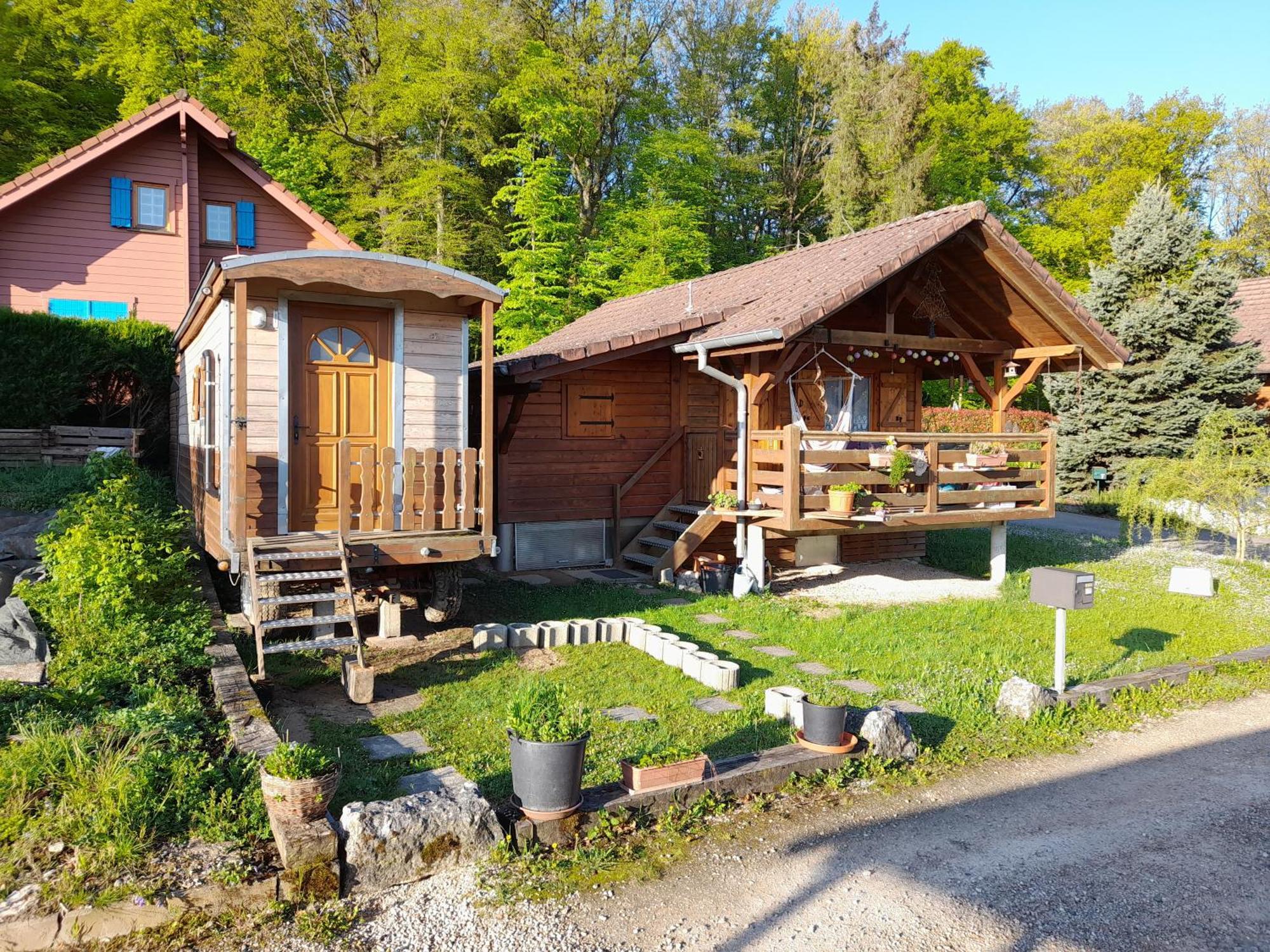 Location Type Gite, Chambre D'Hote, Meuble De Tourisme Dans Joli Petit Chalet Typique Et Ou Jolie Roulotte Type Boheme Waldighoffen Εξωτερικό φωτογραφία